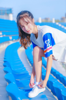 美丽姑娘免费完整视频
